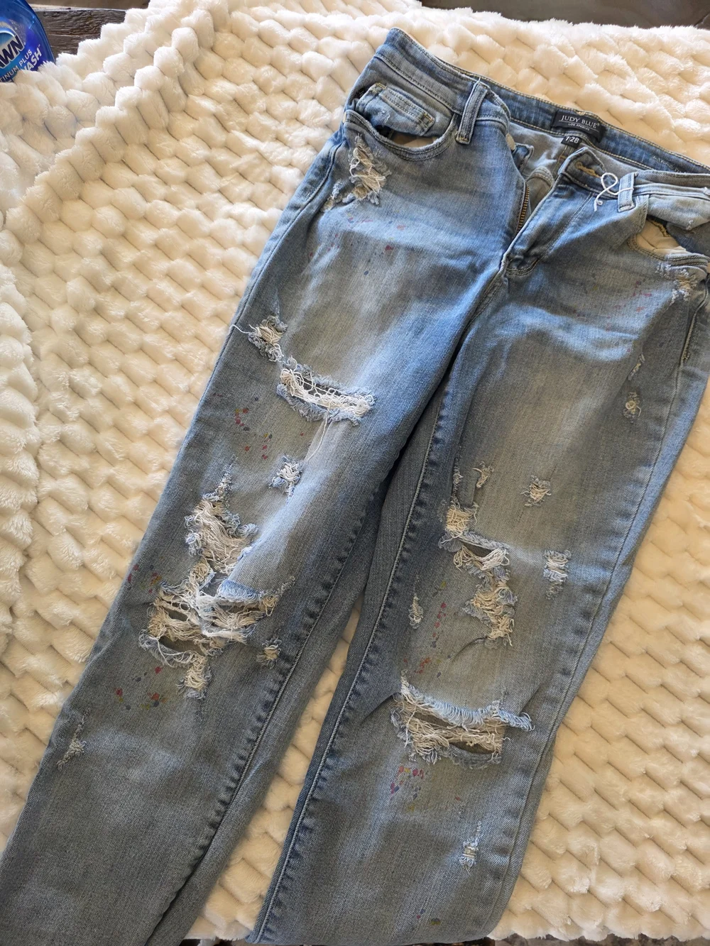 Judy Blue Light Blue Distressed Women's Jeans. Paint Spattered - Picture 4 of 4